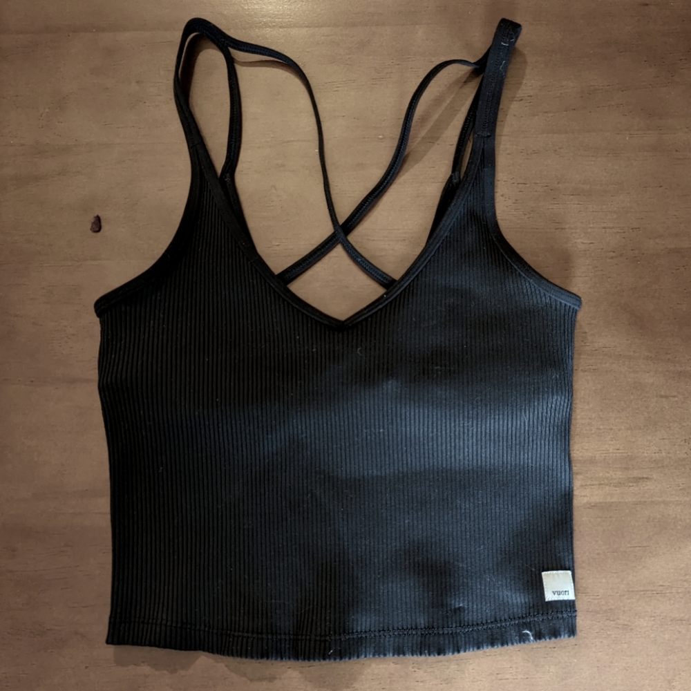 Vuori sports top